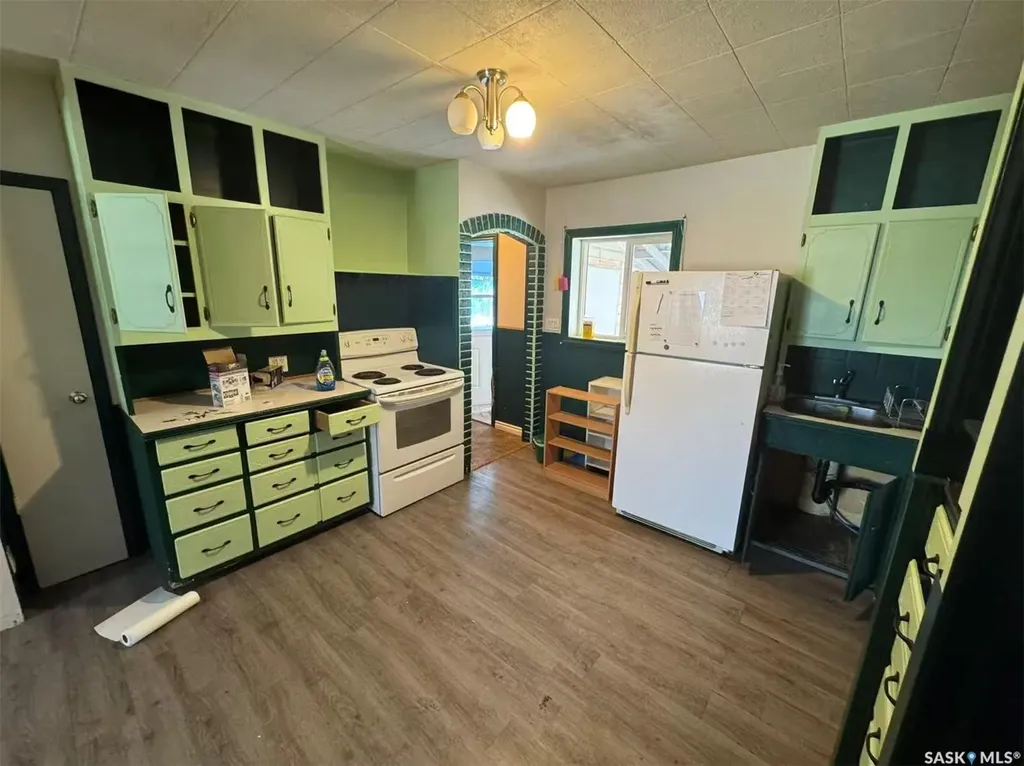 453 Vancouver Avenue S Saskatoon SK S7M 3N3