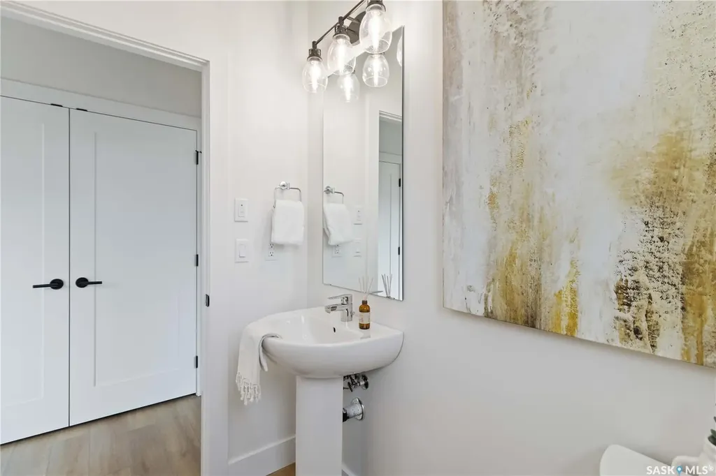 105 Hathway Crescent Saskatoon SK S7V 0P5