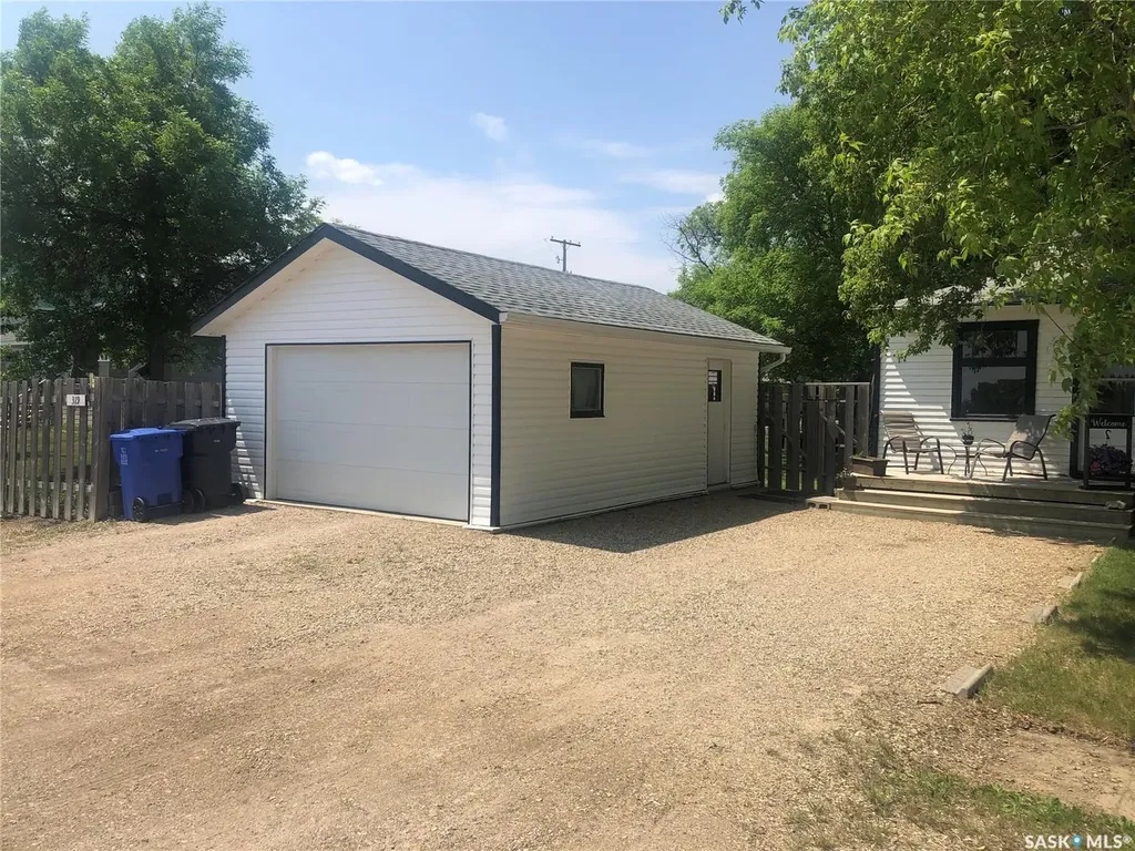 319 Carlyle Street Arcola SK S0C 0G0