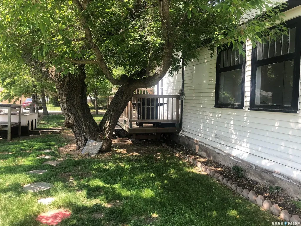 319 Carlyle Street Arcola SK S0C 0G0