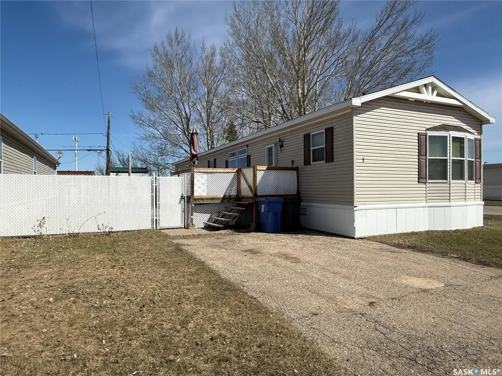 555 Dielschneider Road Melville SK S0A 2P0