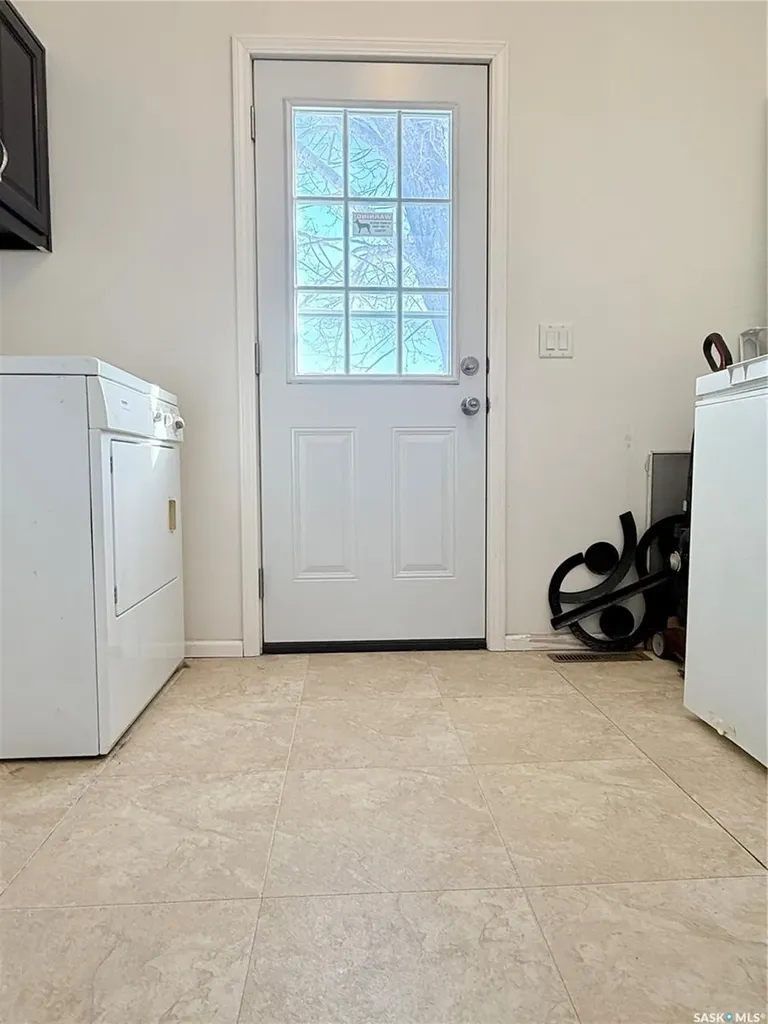 555 Dielschneider Road Melville SK S0A 2P0