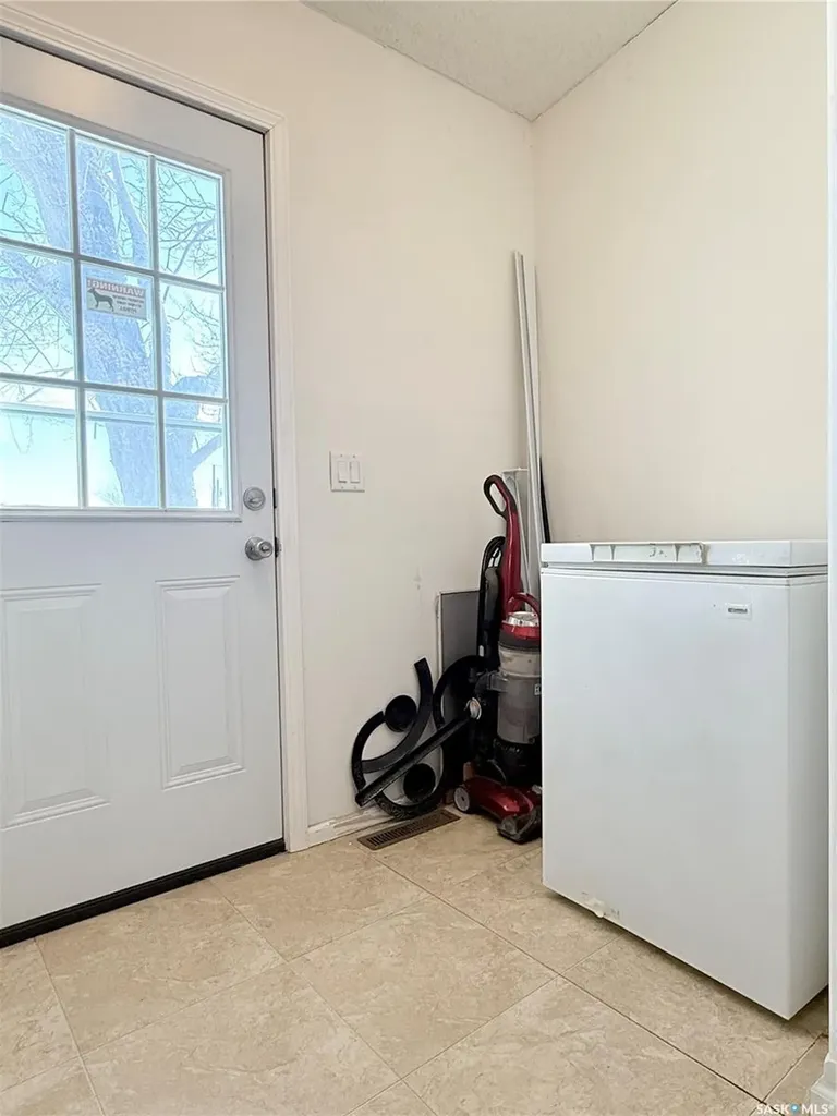 555 Dielschneider Road Melville SK S0A 2P0