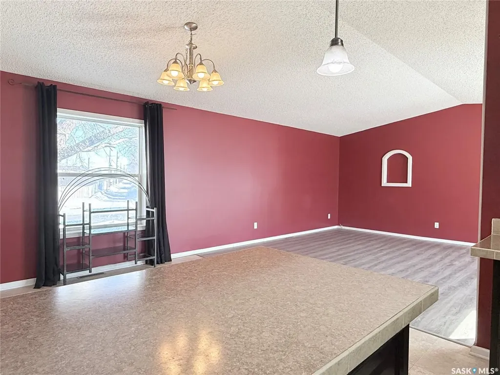555 Dielschneider Road Melville SK S0A 2P0