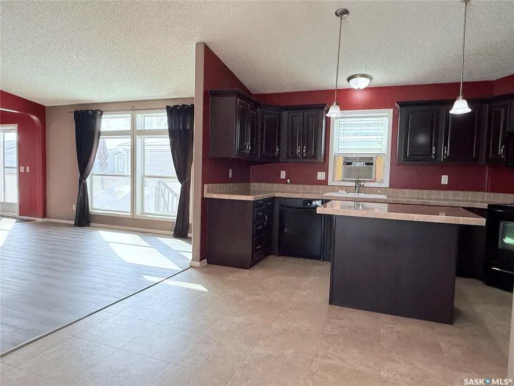 555 Dielschneider Road Melville SK S0A 2P0
