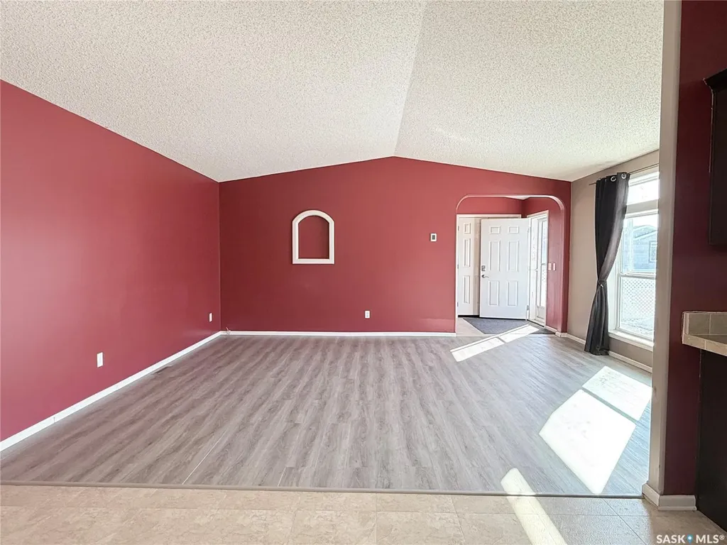 555 Dielschneider Road Melville SK S0A 2P0