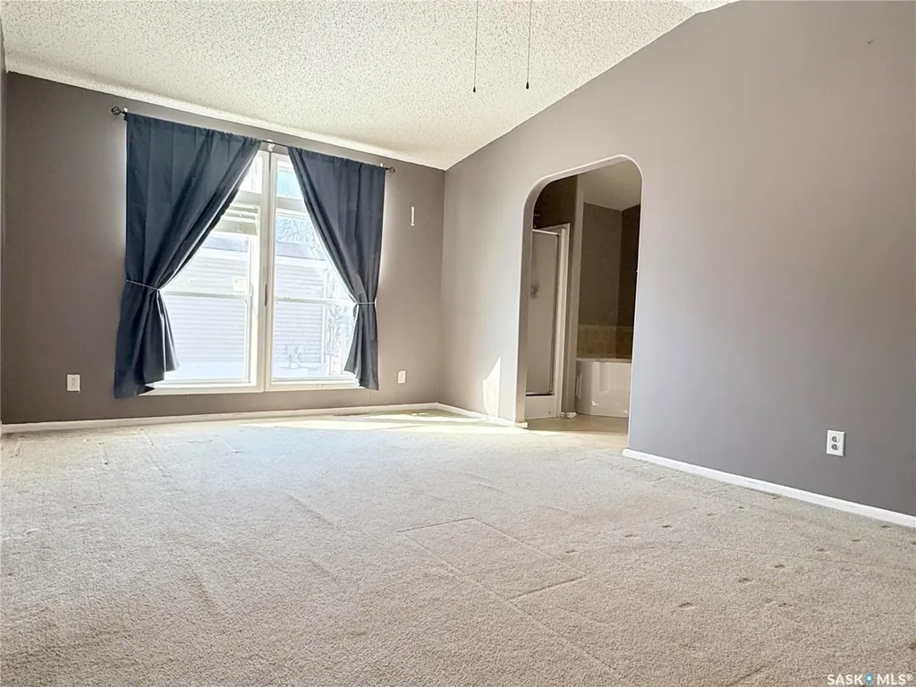555 Dielschneider Road Melville SK S0A 2P0