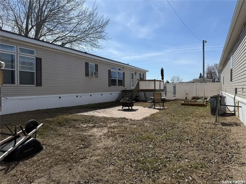 555 Dielschneider Road Melville SK S0A 2P0