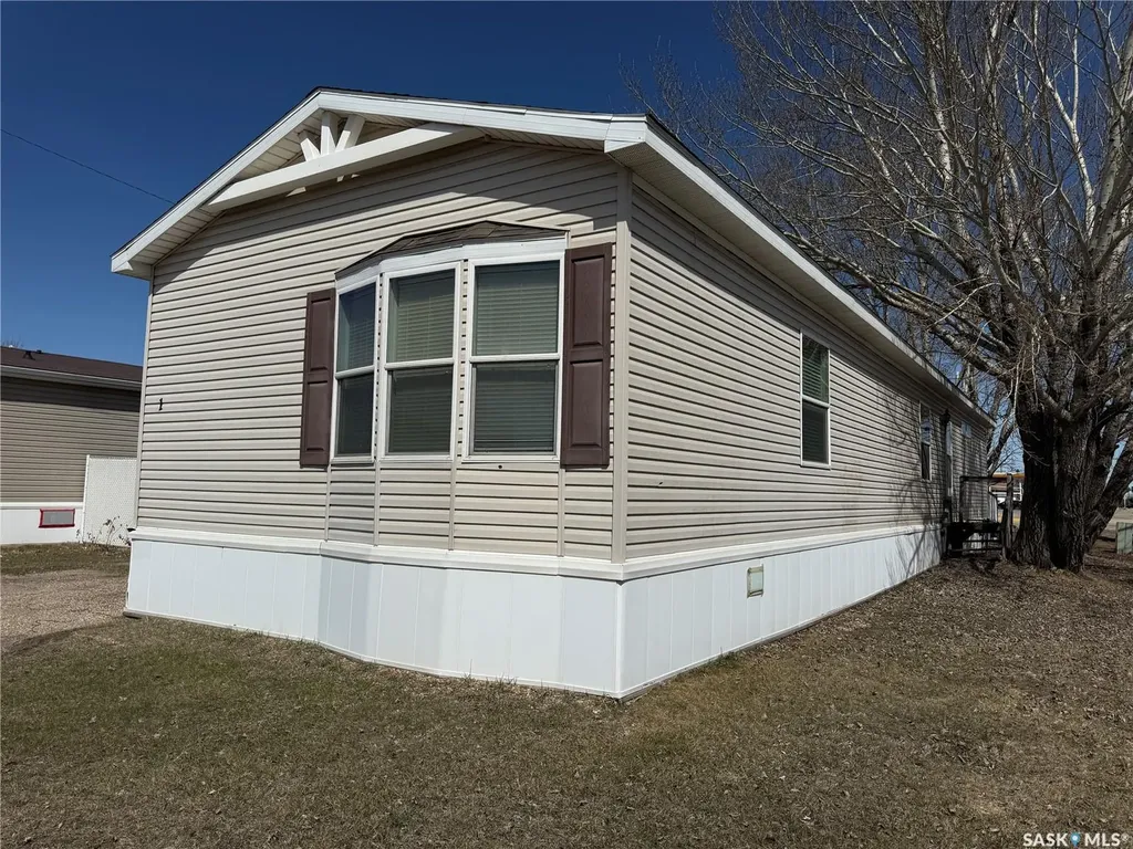 555 Dielschneider Road Melville SK S0A 2P0