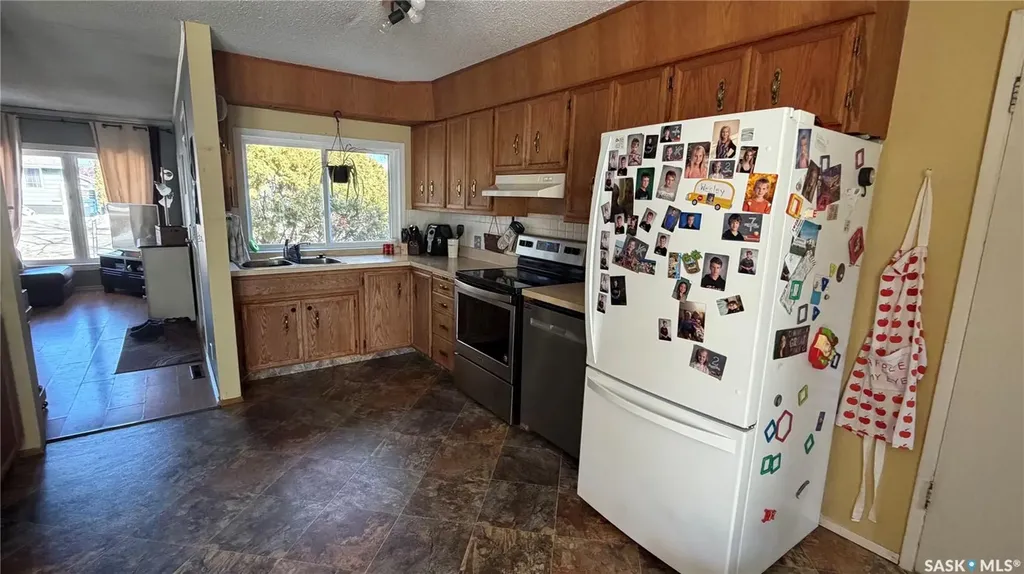 918 Albert Street Estevan SK S4A 1S3