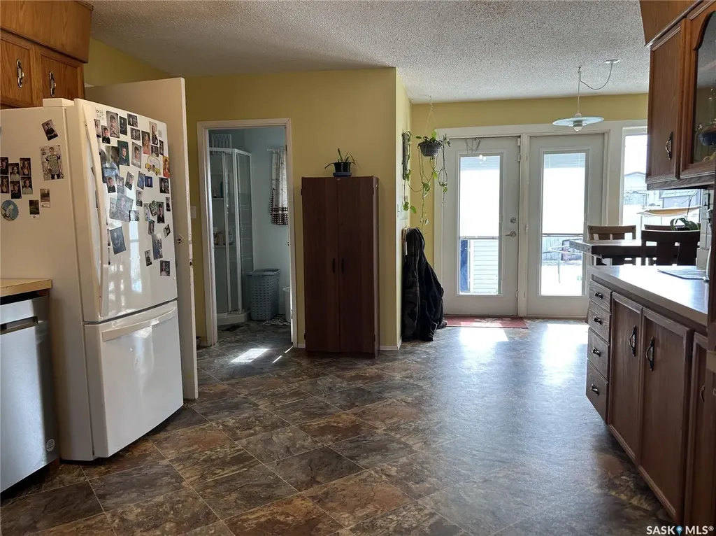 918 Albert Street Estevan SK S4A 1S3