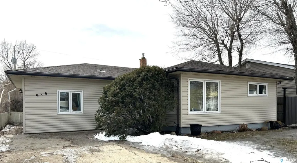 918 Albert Street Estevan SK S4A 1S3