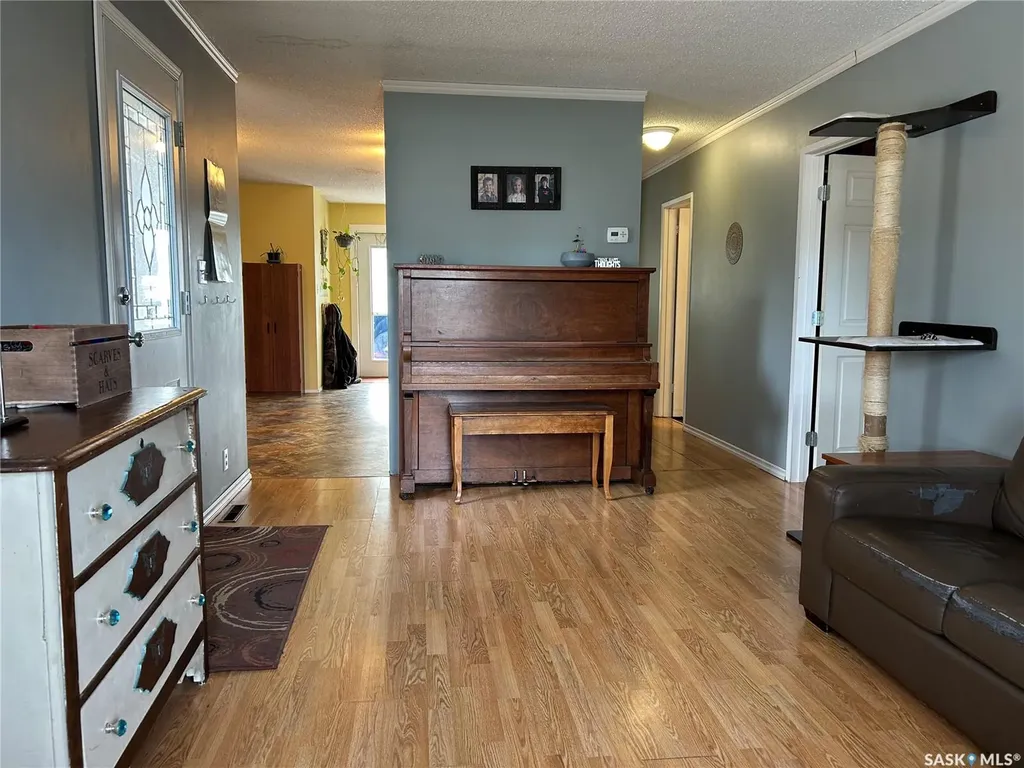 918 Albert Street Estevan SK S4A 1S3