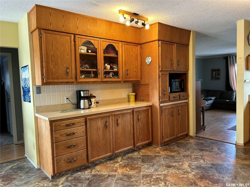 918 Albert Street Estevan SK S4A 1S3