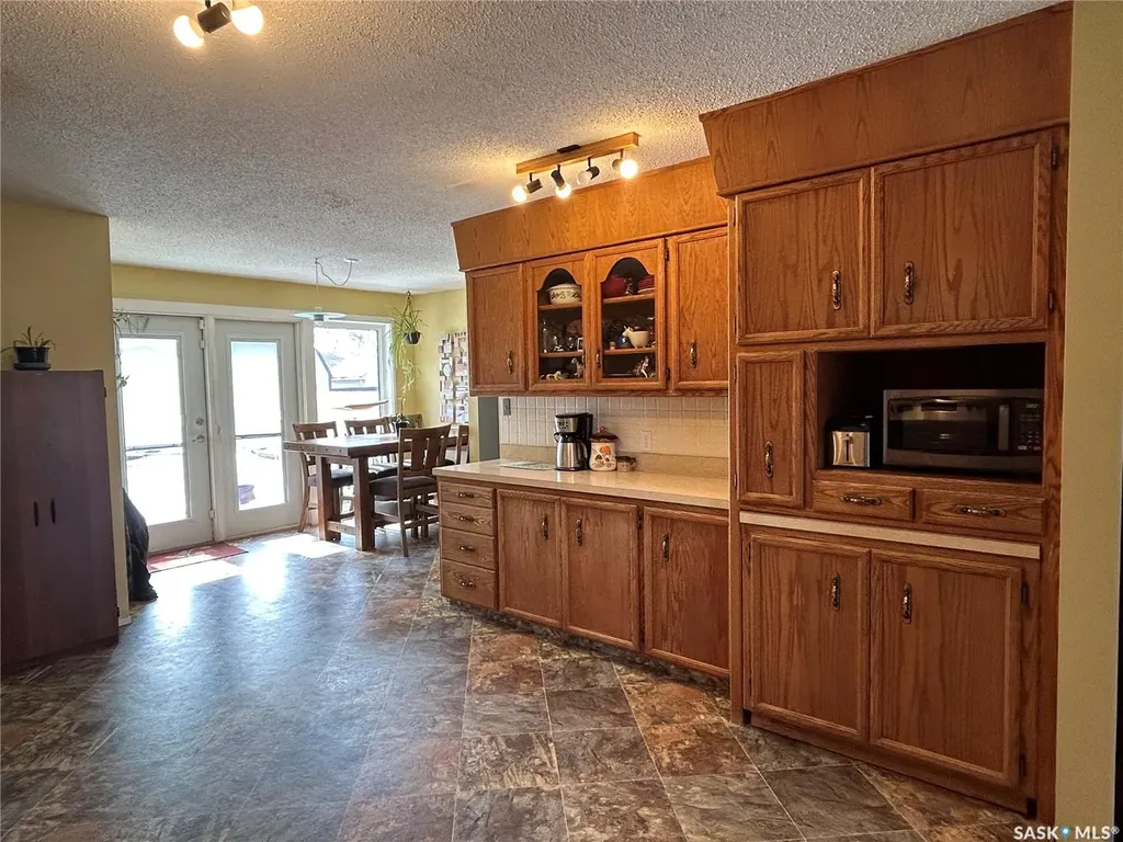 918 Albert Street Estevan SK S4A 1S3