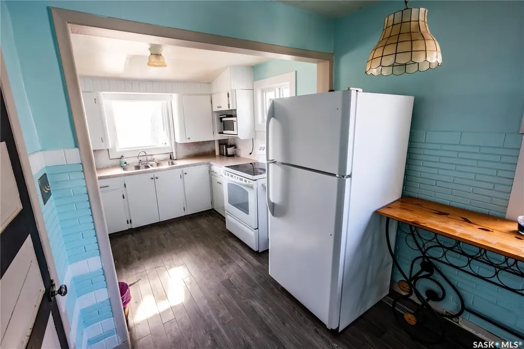 1021 Caribou Street W Moose Jaw SK S6H 2L6