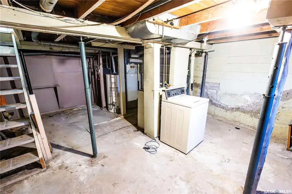 1021 Caribou Street W Moose Jaw SK S6H 2L6