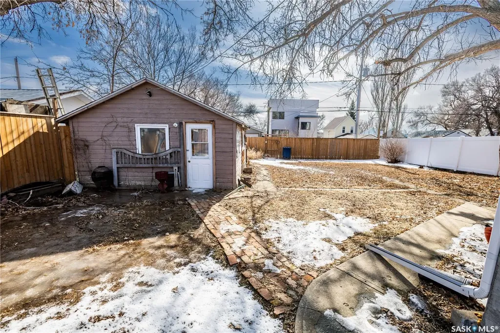 1021 Caribou Street W Moose Jaw SK S6H 2L6