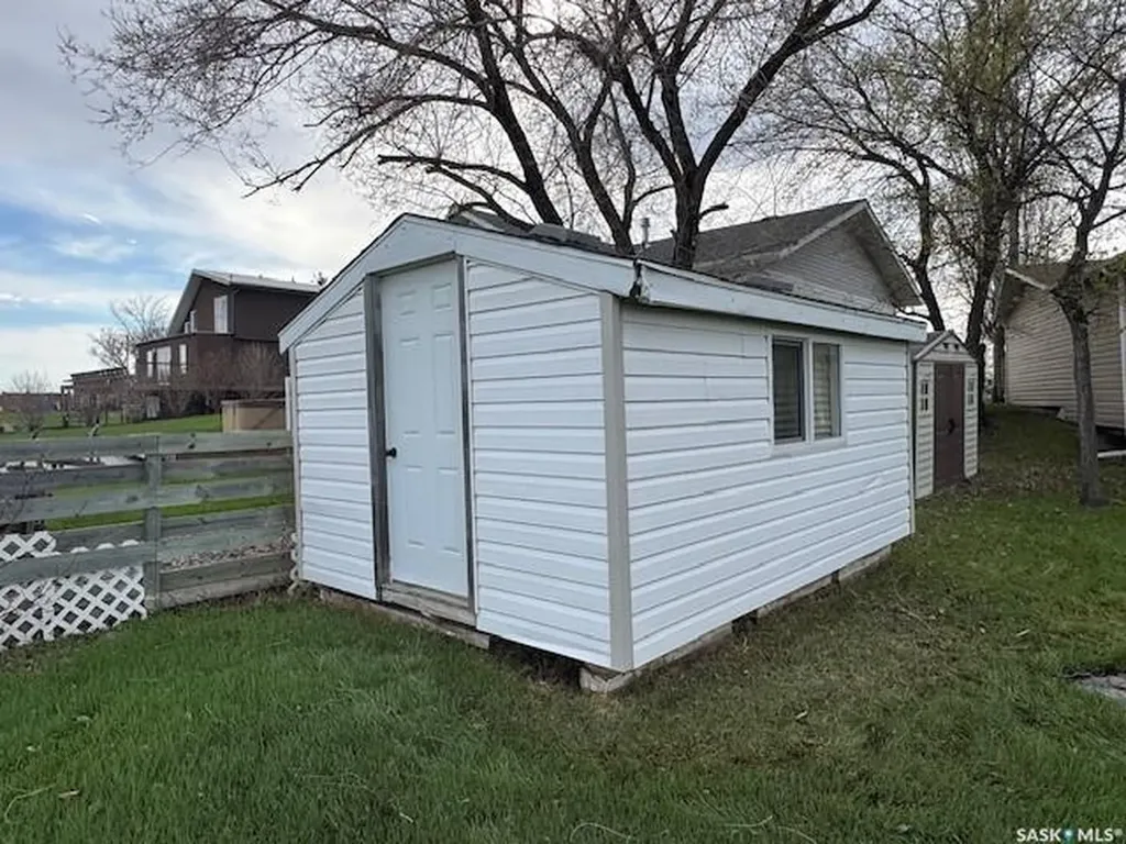 692 Aqualane Avenue Aquadeo SK S0M 1E0