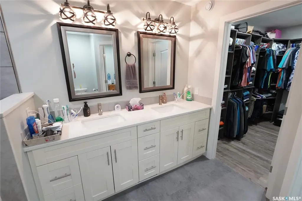 44 Crescent Drive Avonlea SK S0H 0C0