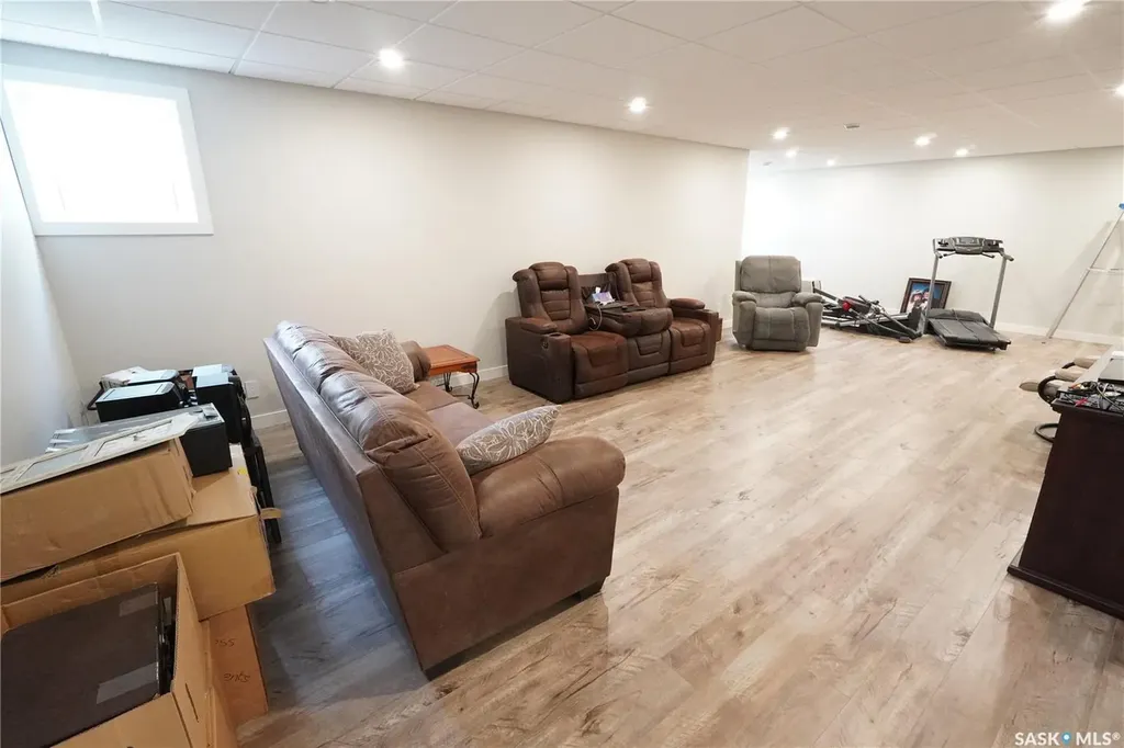 44 Crescent Drive Avonlea SK S0H 0C0