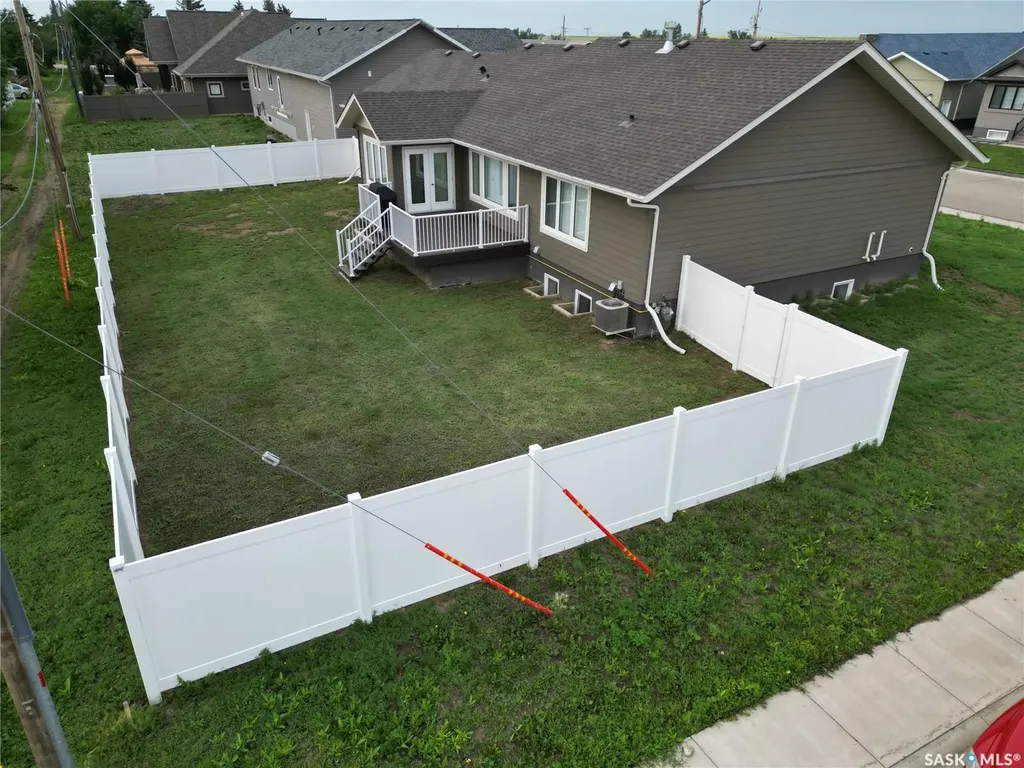 44 Crescent Drive Avonlea SK S0H 0C0