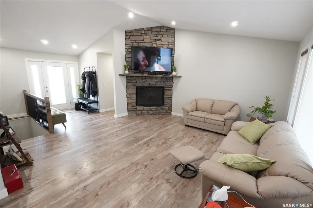 44 Crescent Drive Avonlea SK S0H 0C0