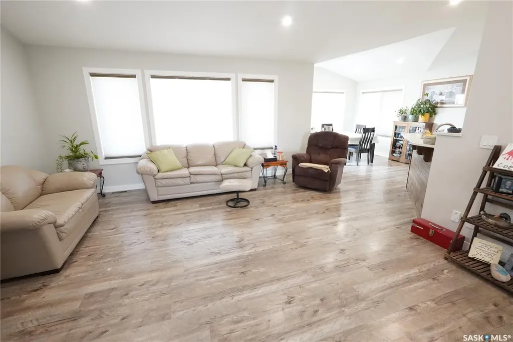 44 Crescent Drive Avonlea SK S0H 0C0