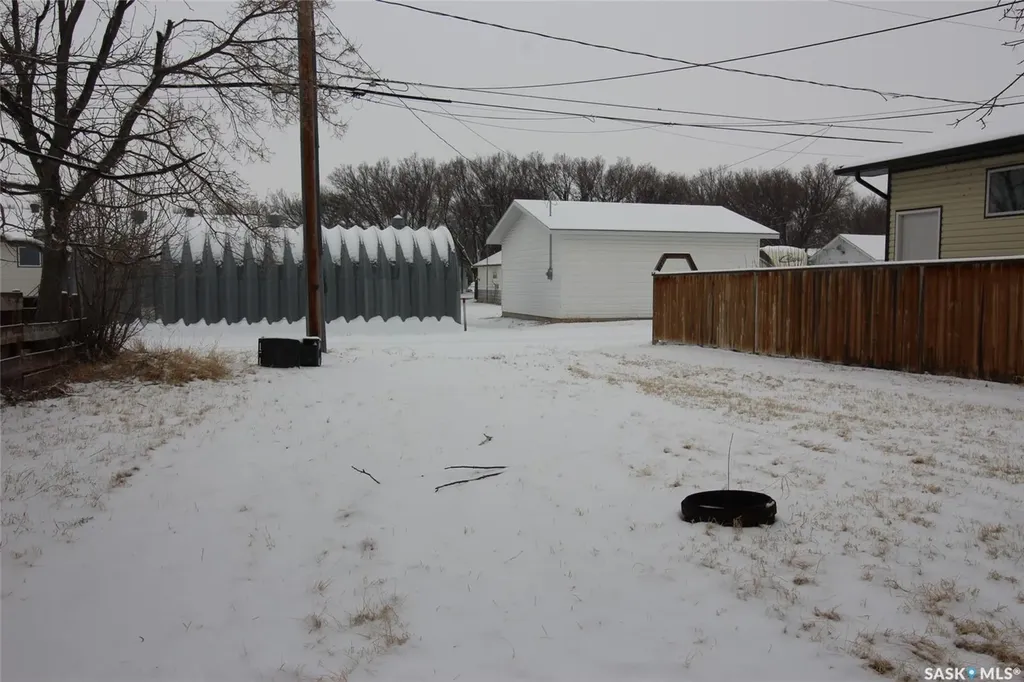 587 3rd Street W Shaunavon SK S0N 2M0