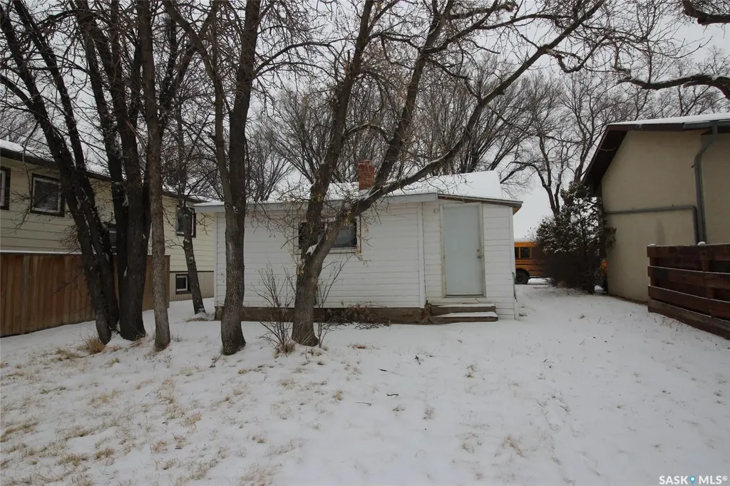587 3rd Street W Shaunavon SK S0N 2M0