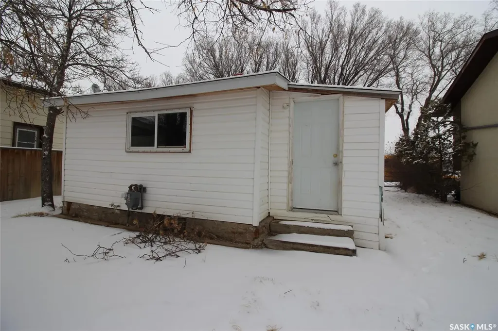587 3rd Street W Shaunavon SK S0N 2M0
