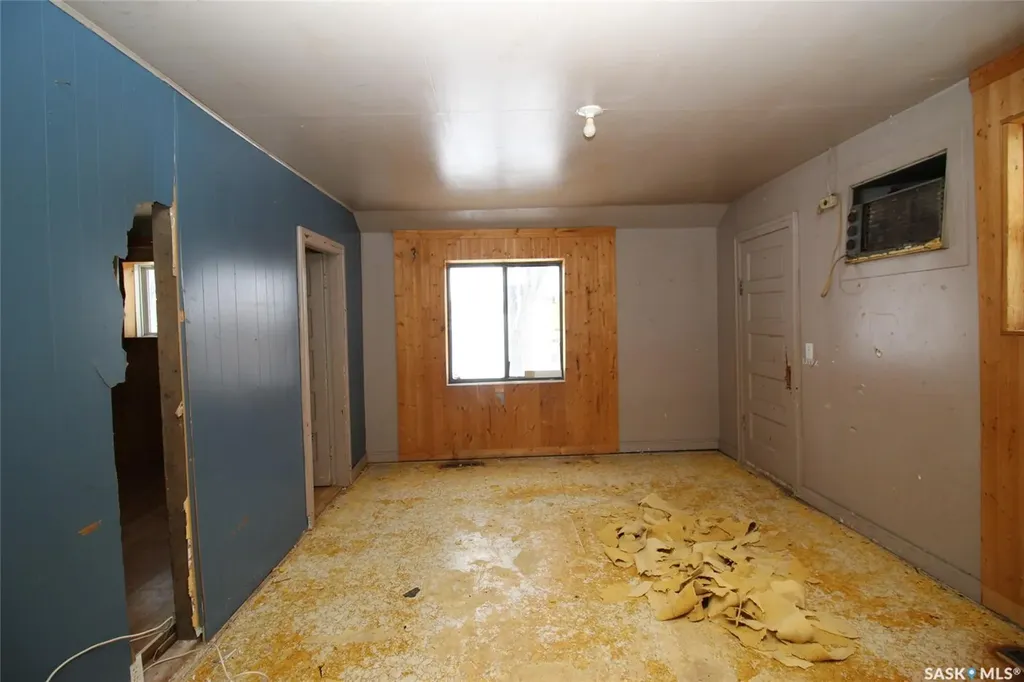 587 3rd Street W Shaunavon SK S0N 2M0