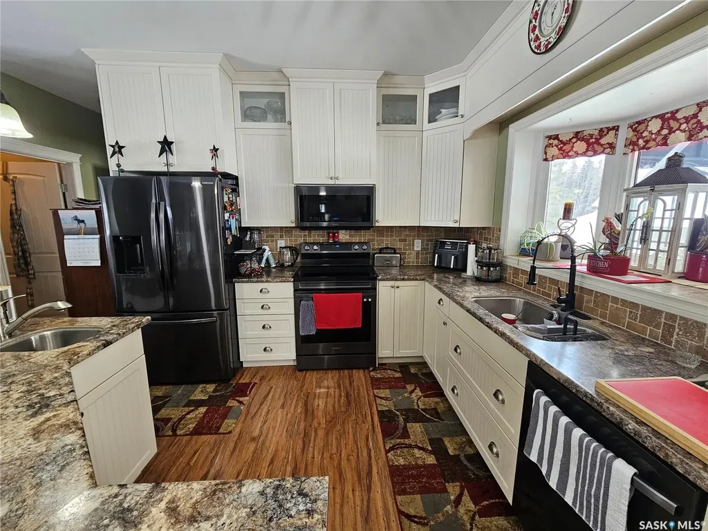 30 Street Boniface Avenue Goodsoil SK S0M 1A0