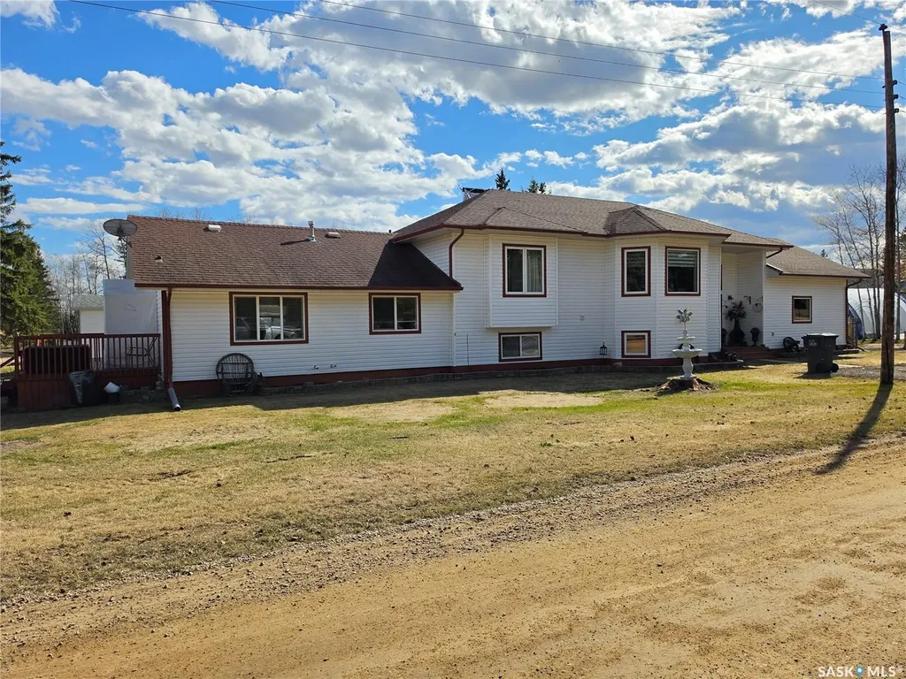 30 St Boniface Avenue Goodsoil SK S0M 1A0