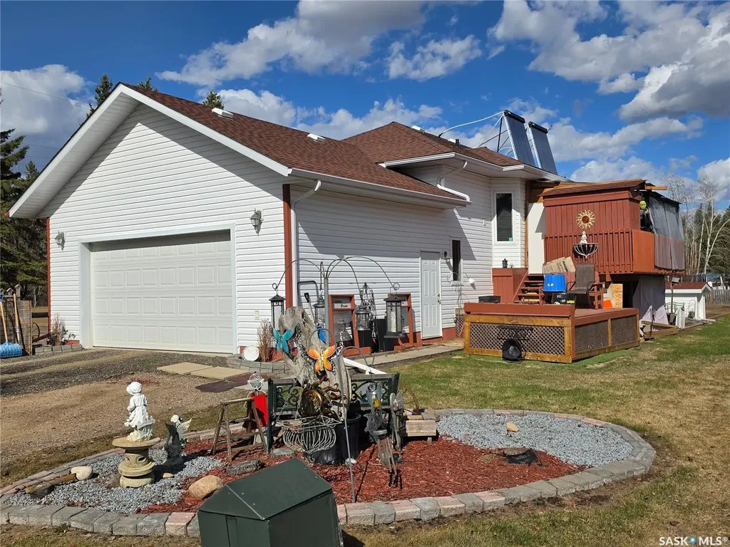 30 St Boniface Avenue Goodsoil SK S0M 1A0