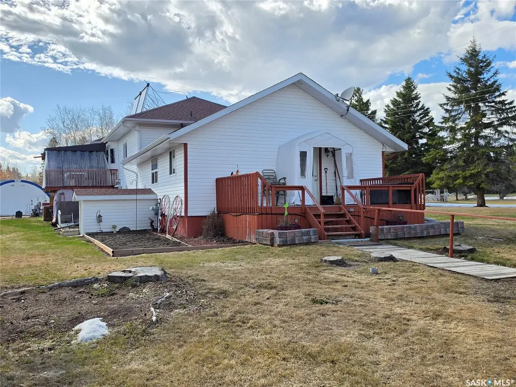 30 St Boniface Avenue Goodsoil SK S0M 1A0