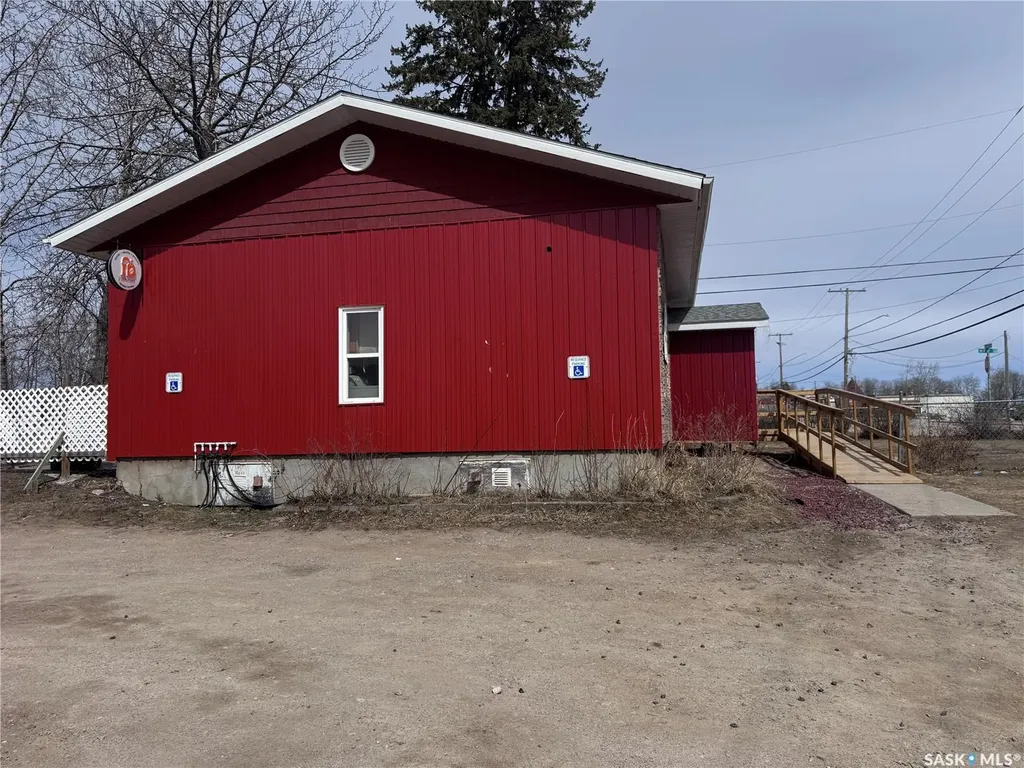 516 La Ronge Avenue La Ronge SK S0J 1L0