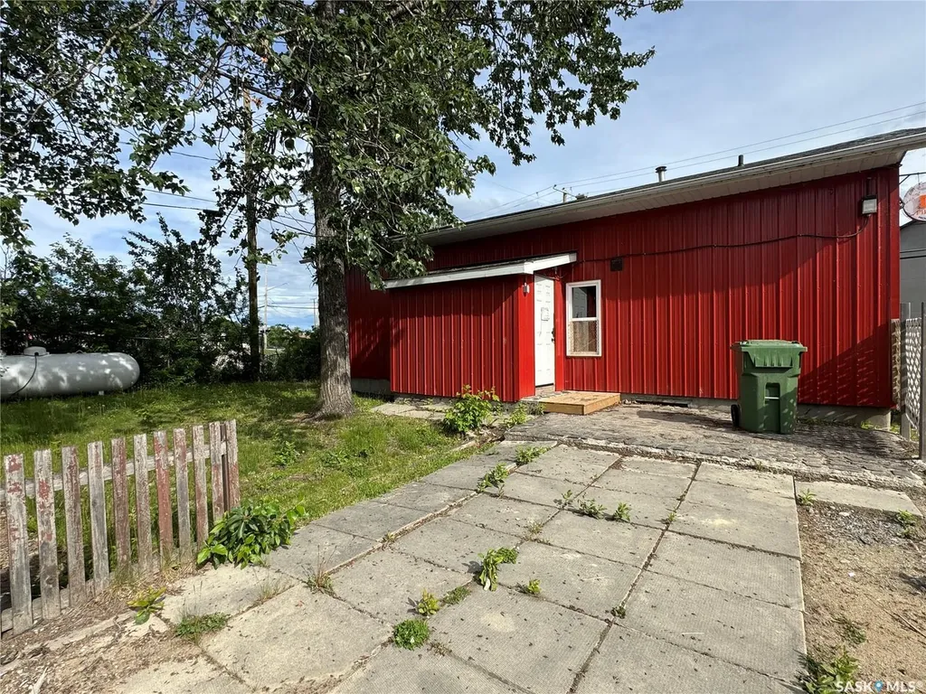 516 La Ronge Avenue La Ronge SK S0J 1L0