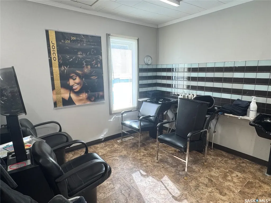 516 La Ronge Avenue La Ronge SK S0J 1L0