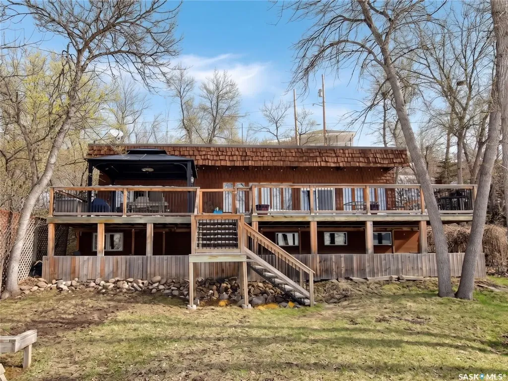 208-210 Criddle Avenue Crooked Lake SK S0G 1E0
