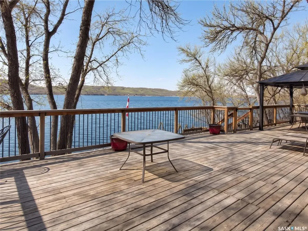 208-210 Criddle Avenue Crooked Lake SK S0G 1E0