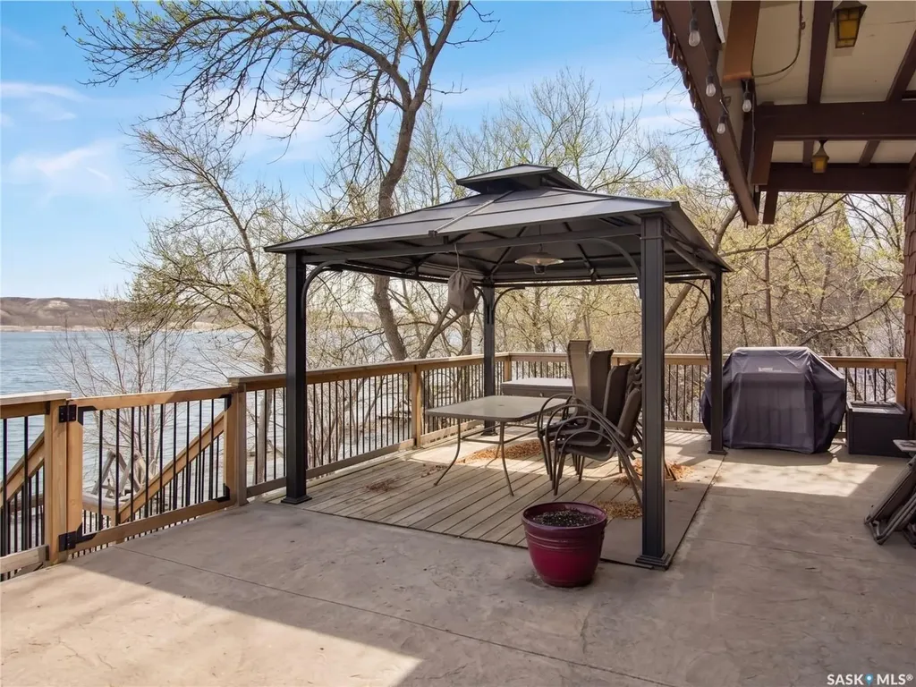 208-210 Criddle Avenue Crooked Lake SK S0G 1E0