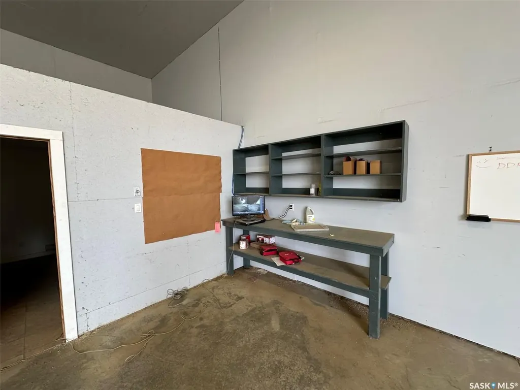 820 N Service Road W Moose Jaw SK S6H 4N8