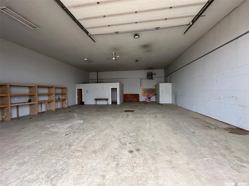 820 N Service Road W Moose Jaw SK S6H 4N8