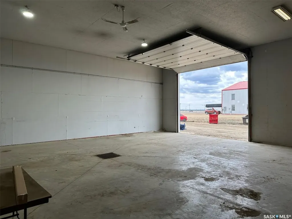820 N Service Road W Moose Jaw SK S6H 4N8