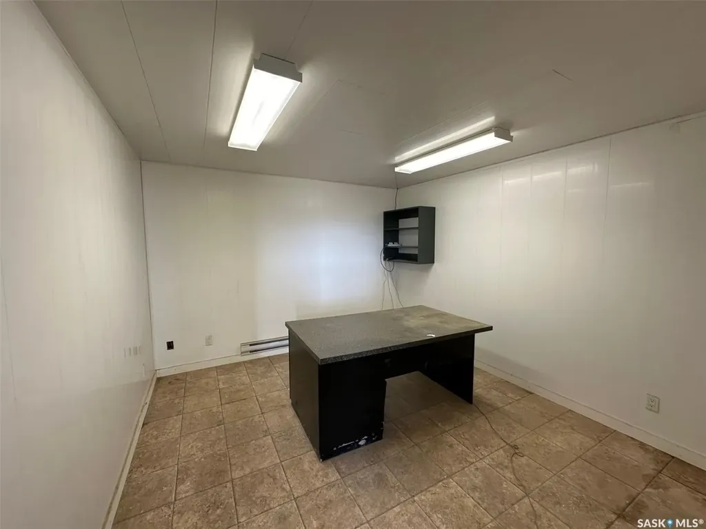 820 N Service Road W Moose Jaw SK S6H 4N8