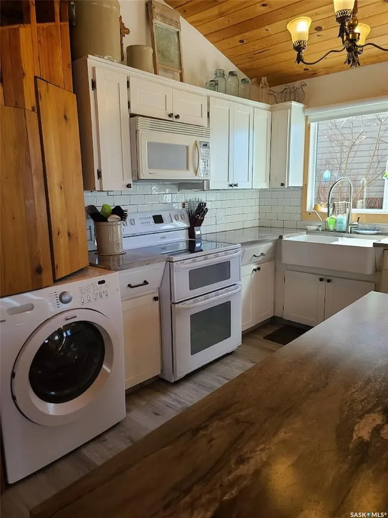 2424 Spruce Crescent Turtle View SK S0M 1J0