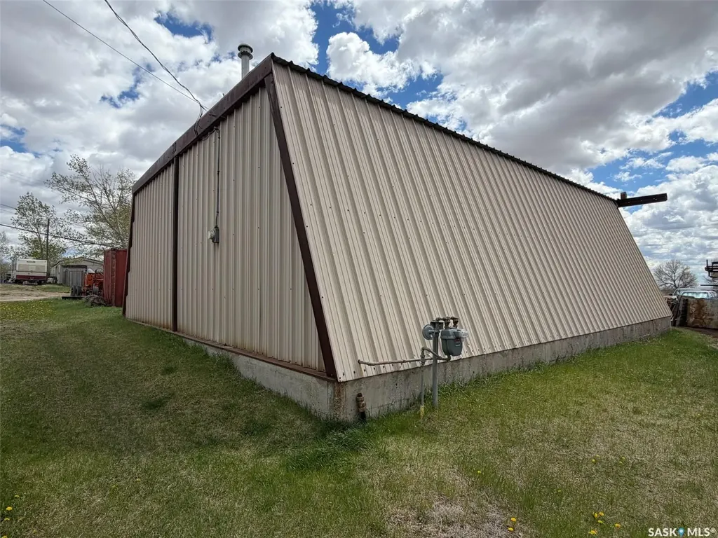 103 - 105 1st Avenue W Climax SK S0N 0N0