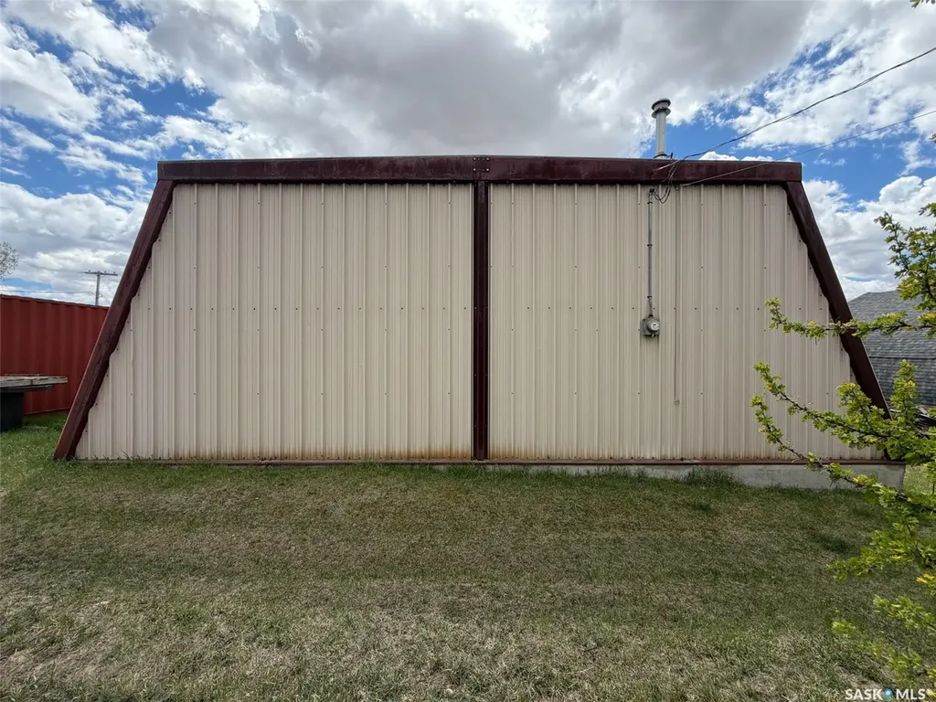 103 - 105 1st Avenue W Climax SK S0N 0N0
