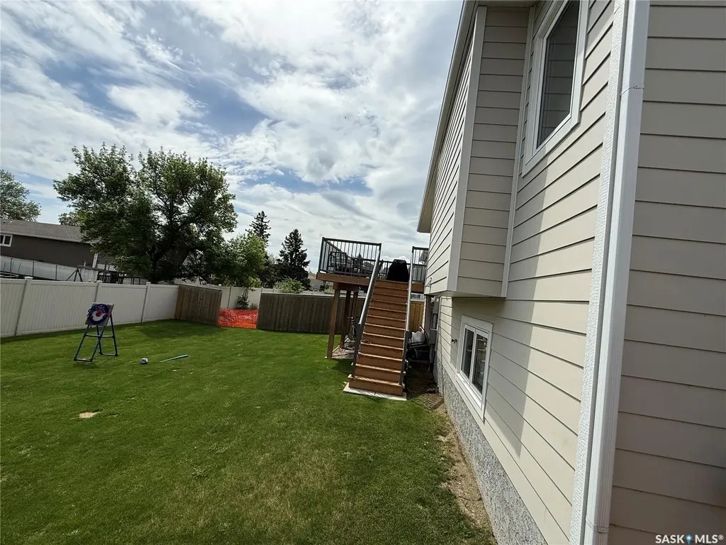 3040 Lakeview Drive Prince Albert SK S6W 0A4
